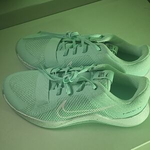 Nike Women's MC Trainer 2 Jade Ice/White-Black